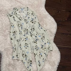 Button up floral H&M kids shirt.